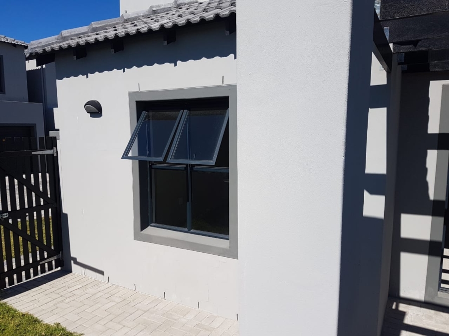 To Let 3 Bedroom Property for Rent in Parklands North Western Cape